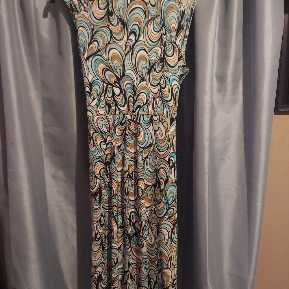 Dress - Picture 2 of 3